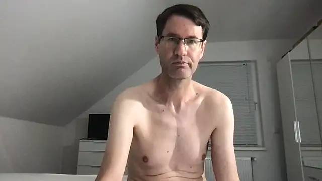 Snapshot of zxzx_cam1 chatting on 09/12/25, 03:23 zxzx cam1 online show from 09/12/25, 03:23