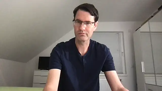 Snapshot of zxzx_cam1 chatting on 09/27/25, 09:53 zxzx cam1 online show from 09/27/25, 09:53