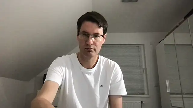 zxzx cam1 online show from 12/21/25, 04:47