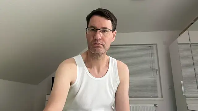 zxzx cam1 online show from 02/15/26, 06:26