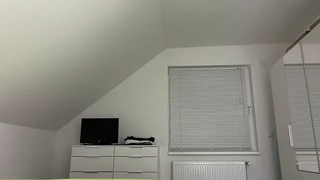 zxzx cam1 online show from 02/28/26, 03:35