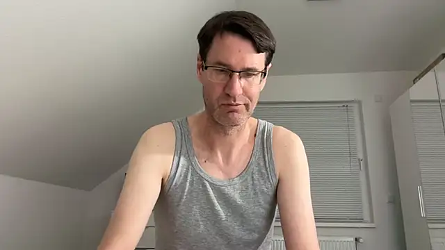 Snapshot of zxzx_cam1 chatting on 04/12/26, 05:07 zxzx cam1 online show from 04/12/26, 05:07