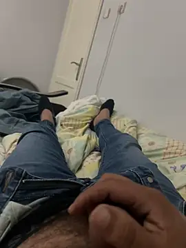 Snapshot of sikergecer3435 chatting on 04/21/26, 08:34 sikergecer3435 online show from 04/21/26, 08:34