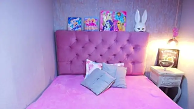 Snapshot of charlottemoonxz chatting on 04/29/26, 06:14 charlottemoonxz online show from 04/29/26, 06:14
