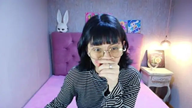 Snapshot of charlottemoonxz chatting on 06/23/26, 05:33 charlottemoonxz online show from 06/23/26, 05:33