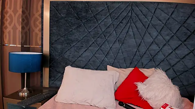 Snapshot of AdelaineBest chatting on 02/04/25, 10:32 AdelaineBest online show from 02/04/25, 10:32