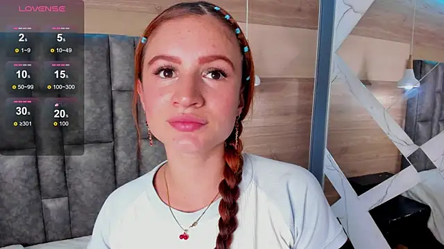 Snapshot of AdelaineBest chatting on 03/01/25, 02:04 AdelaineBest online show from 03/01/25, 02:04