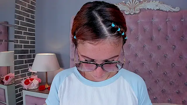 Snapshot of AdelaineBest chatting on 03/01/25, 08:13 AdelaineBest online show from 03/01/25, 08:13