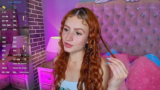 Snapshot of AdelaineBest chatting on 11/28/25, 04:04 AdelaineBest online show from 11/28/25, 04:04