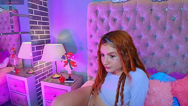 Snapshot of AdelaineBest chatting on 12/03/25, 10:35 AdelaineBest online show from 12/03/25, 10:35