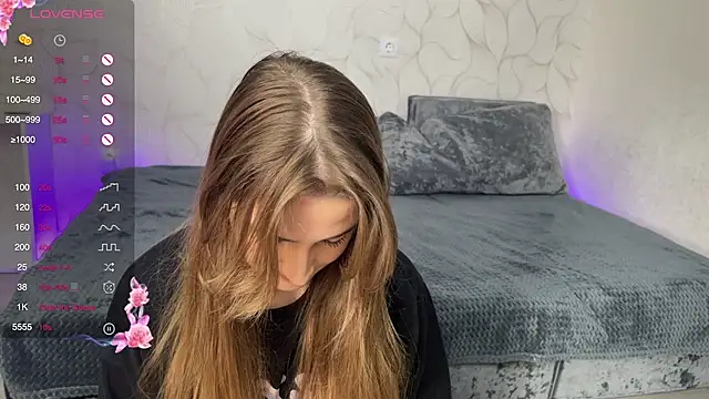 Snapshot of Vibe_to_night chatting on 10/18/25, 07:09 Vibe to night online show from 10/18/25, 07:09