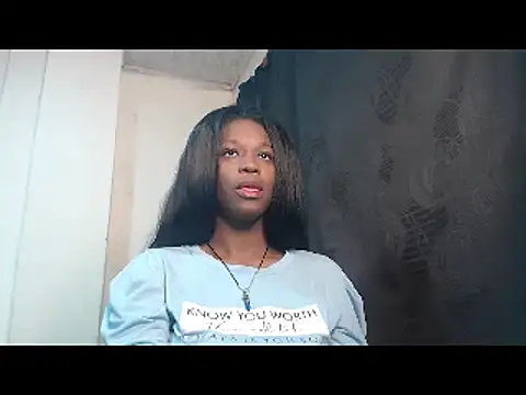 CarolinneMoor online show from 12/10/24, 01:43