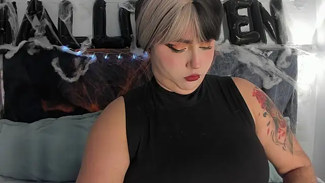 Karmilla Rosse online show from 10/14/25, 10:27