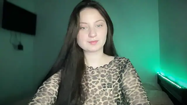 Snapshot of LocaAlis chatting on 11/11/25, 01:11 LocaAlis online show from 11/11/25, 01:11