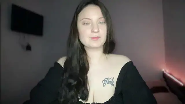 Snapshot of LocaAlis chatting on 11/14/25, 09:41 LocaAlis online show from 11/14/25, 09:41