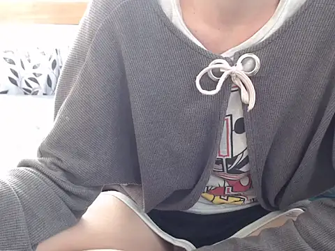 Snapshot of XxLollaXx chatting on 06/12/26, 12:59 XxLollaXx online show from 06/12/26, 12:59