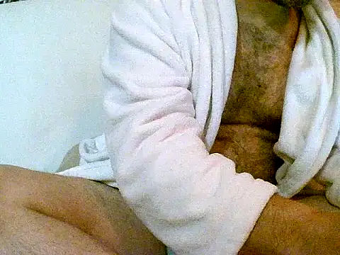 Snapshot of pollarikaaa chatting on 12/20/25, 12:51 pollarikaaa online show from 12/20/25, 12:51