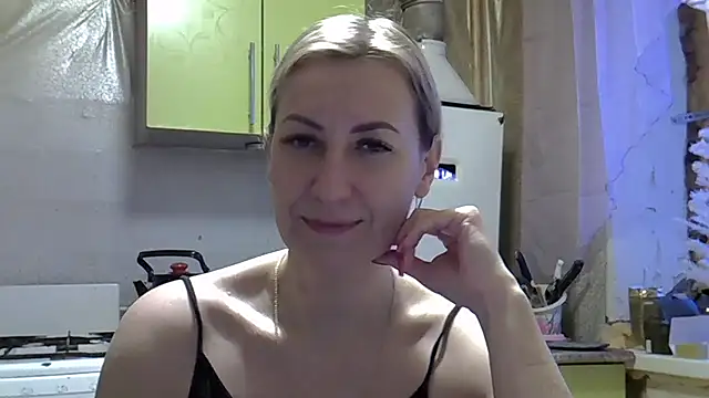 Snapshot of AshleyXHoney chatting on 12/25/24, 05:48 AshleyXHoney online show from 12/25/24, 05:48