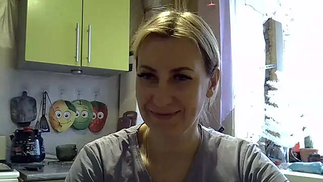 Snapshot of AshleyXHoney chatting on 12/31/24, 08:15 AshleyXHoney online show from 12/31/24, 08:15