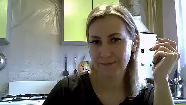 Snapshot of AshleyXHoney chatting on 01/14/25, 09:35 AshleyXHoney online show from 01/14/25, 09:35