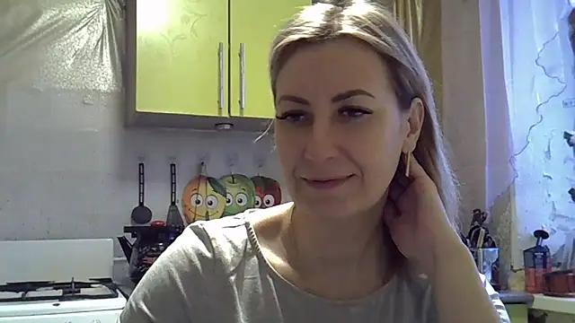 Snapshot of AshleyXHoney chatting on 01/17/25, 06:04 AshleyXHoney online show from 01/17/25, 06:04