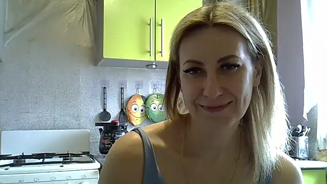 Snapshot of AshleyXHoney chatting on 03/05/25, 09:27 AshleyXHoney online show from 03/05/25, 09:27