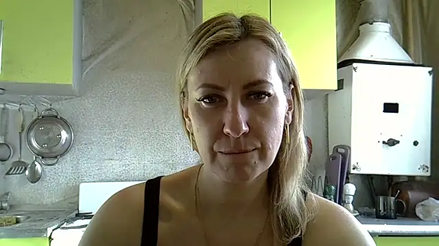 Snapshot of AshleyXHoney chatting on 03/18/25, 05:52 AshleyXHoney online show from 03/18/25, 05:52