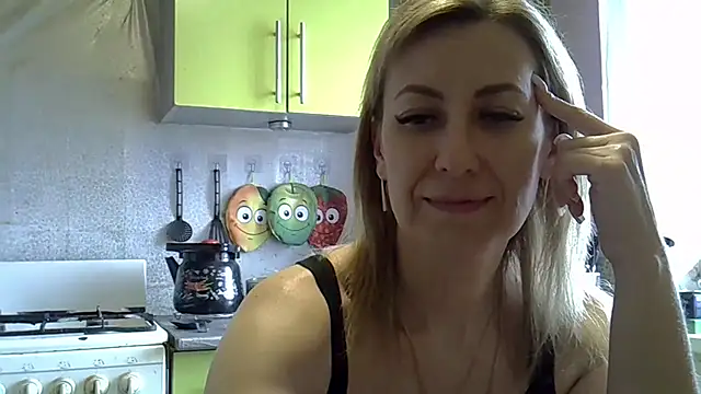 Snapshot of AshleyXHoney chatting on 03/19/25, 10:44 AshleyXHoney online show from 03/19/25, 10:44