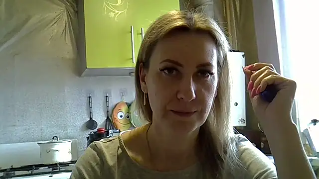 Snapshot of AshleyXHoney chatting on 03/21/25, 06:38 AshleyXHoney online show from 03/21/25, 06:38