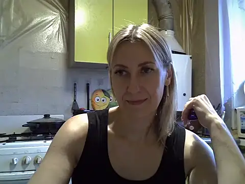 Snapshot of AshleyXHoney chatting on 09/08/25, 03:00 AshleyXHoney online show from 09/08/25, 03:00