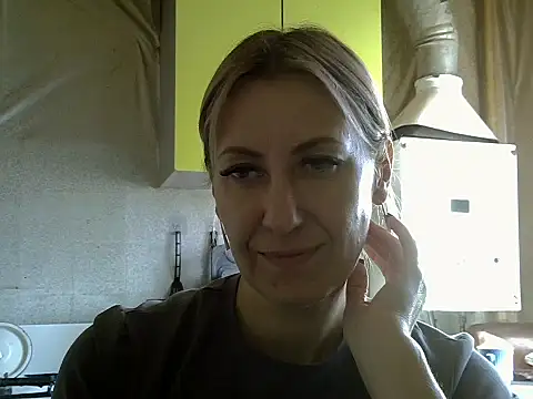 Snapshot of AshleyXHoney chatting on 10/01/25, 07:58 AshleyXHoney online show from 10/01/25, 07:58