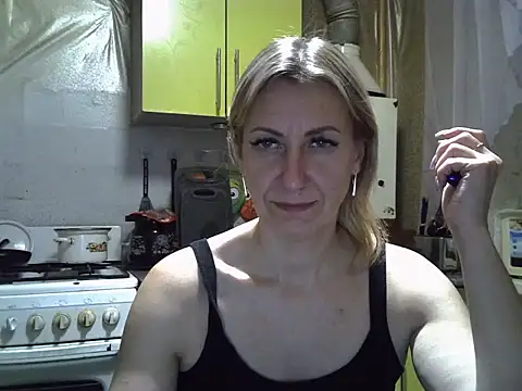 Snapshot of AshleyXHoney chatting on 10/18/25, 09:48 AshleyXHoney online show from 10/18/25, 09:48