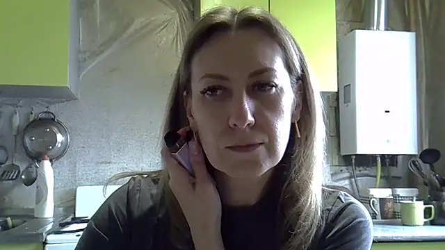 Snapshot of AshleyXHoney chatting on 04/16/26, 07:09 AshleyXHoney online show from 04/16/26, 07:09