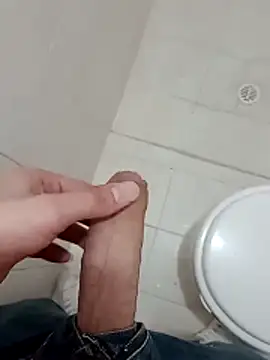 Wynni online show from 12/22/25, 03:31