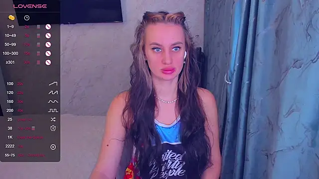 Snapshot of Cherry-Legenda chatting on 01/14/25, 08:20 Cherry-Legenda online show from 01/14/25, 08:20