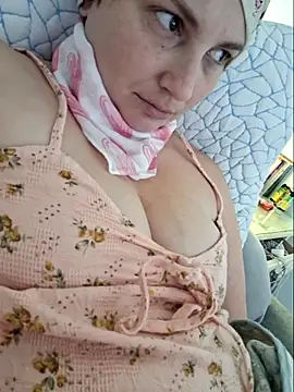 Snapshot of MilfyMrsRobinson chatting on 03/08/26, 02:43 MilfyMrsRobinson online show from 03/08/26, 02:43