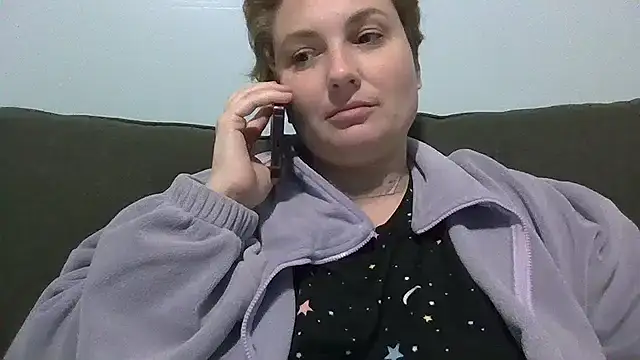 Snapshot of MilfyMrsRobinson chatting on 03/13/26, 11:17 MilfyMrsRobinson online show from 03/13/26, 11:17