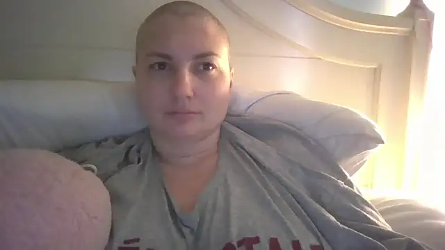 Snapshot of MilfyMrsRobinson chatting on 03/21/26, 12:43 MilfyMrsRobinson online show from 03/21/26, 12:43