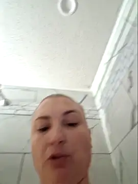 Snapshot of MilfyMrsRobinson chatting on 05/08/26, 12:43 MilfyMrsRobinson online show from 05/08/26, 12:43