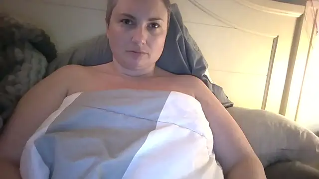 Snapshot of MilfyMrsRobinson chatting on 08/01/26, 01:49 MilfyMrsRobinson online show from 08/01/26, 01:49