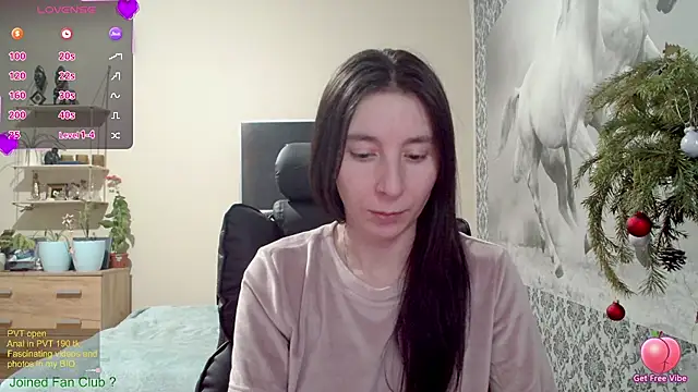 Snapshot of Wowpornoo chatting on 12/26/24, 04:58 Wowpornoo online show from 12/26/24, 04:58