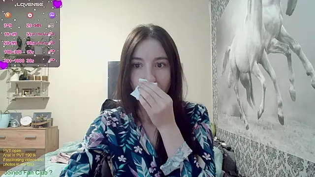 Snapshot of Wowpornoo chatting on 01/29/25, 01:37 Wowpornoo online show from 01/29/25, 01:37