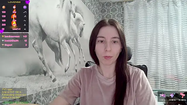 Snapshot of Wowpornoo chatting on 02/17/25, 03:53 Wowpornoo online show from 02/17/25, 03:53