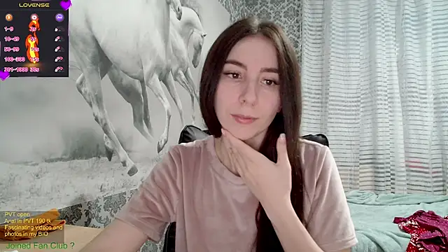 Snapshot of Wowpornoo chatting on 02/24/25, 01:21 Wowpornoo online show from 02/24/25, 01:21