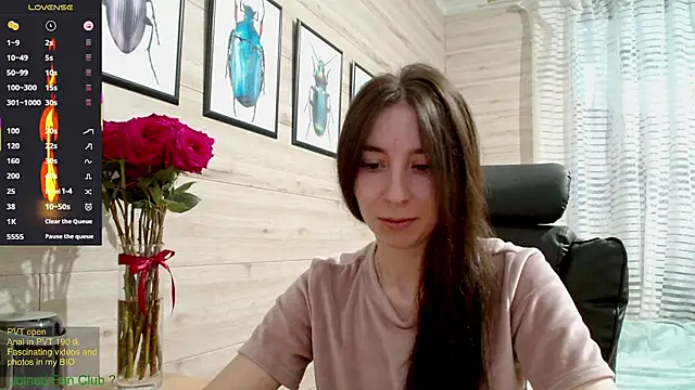 Snapshot of Wowpornoo chatting on 03/13/25, 12:35 Wowpornoo online show from 03/13/25, 12:35