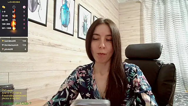 Snapshot of Wowpornoo chatting on 03/18/25, 02:04 Wowpornoo online show from 03/18/25, 02:04