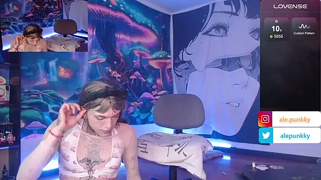 Snapshot of charlotbelucci_ chatting on 03/06/25, 11:14 charlotbelucci online show from 03/06/25, 11:14