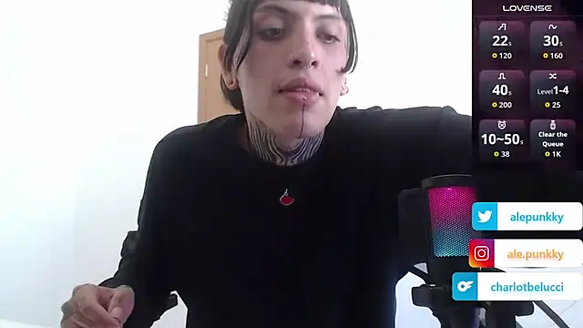 Snapshot of charlotbelucci_ chatting on 10/03/25, 04:26 charlotbelucci online show from 10/03/25, 04:26