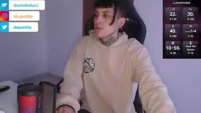 Snapshot of charlotbelucci_ chatting on 10/05/25, 09:40 charlotbelucci online show from 10/05/25, 09:40