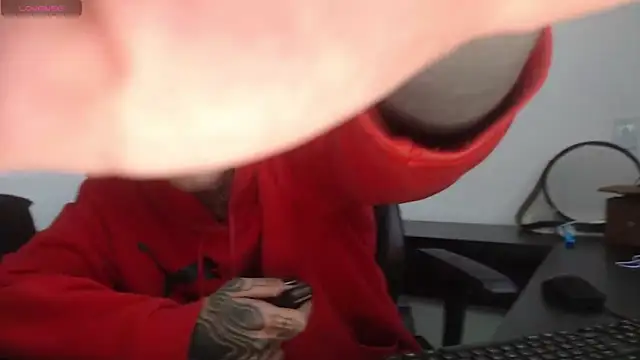 Snapshot of charlotbelucci_ chatting on 10/25/25, 10:45 charlotbelucci online show from 10/25/25, 10:45